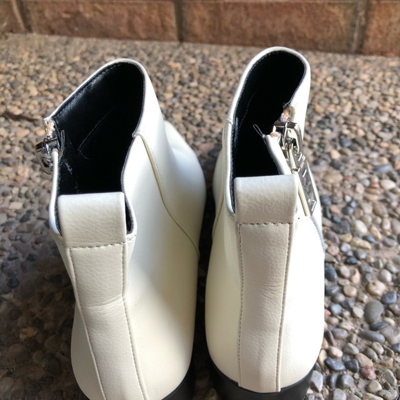 Mix No. 6. Beige cream ankle boot - Picture 6 of 9